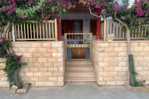 Villetta indipetente con giardino + posto auto