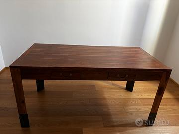 Elegante scrivania in legno artigianale