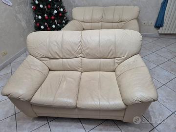 2 DIVANI IN ECO PELLE A 2 POSTI