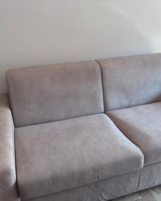 Divano letto finta pelle