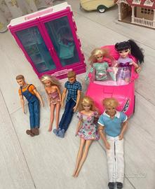 Macchina Armadio vestiti e persosaggi Barbie