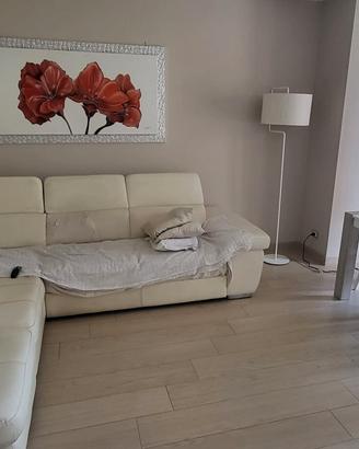 divano 5 posti angolare base piedi estraibile + po