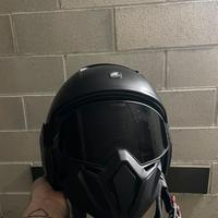 Casco Shark