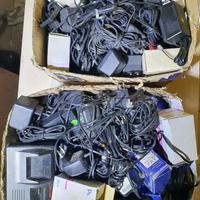 Alimentatori carica batterie telefoni