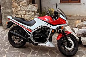 Honda VF 500 F