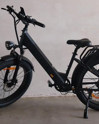 BICICLETTA Nuova usata solo 2 volte per provarla