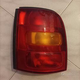 Fanale Posteriore modello Micra lato guida