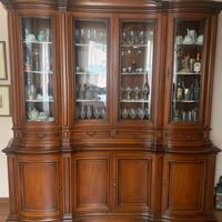 Mobile legno classico  in noce massiccia