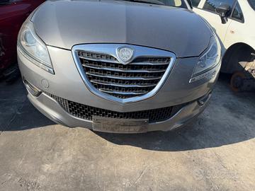 paraurti anteriore lancia delta anno 2012