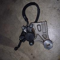 Yamaha XJ6 supporto più pinza freno post.