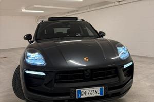 PORSCHE MACAN T
