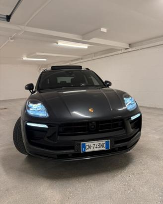 PORSCHE MACAN T