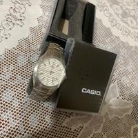 Orologio casio bianco e argento