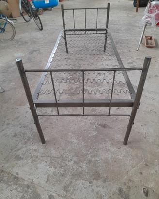 Letto o branda militare