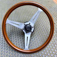 Volante Nardi con logo Pegeout e mozzo Pegeout