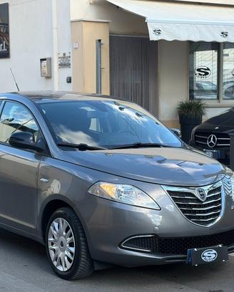 LANCIA Ypsilon 1.2 69 CV 5 porte Silver