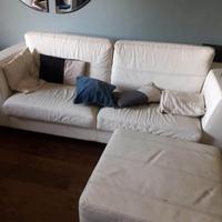 Divani pelle bianca 2 e 3 posti+pouf