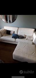 Divani pelle bianca 2 e 3 posti+pouf