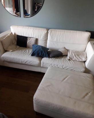 Divani pelle bianca 2 e 3 posti+pouf