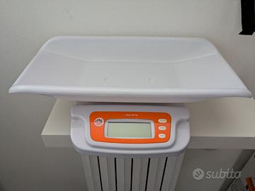 Bilancia bambini e fascia portabebè