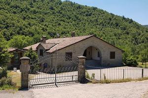 Quadrilocale con giardino + posto auto