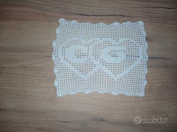 Centrino uncinetto cuori con lettere vintage mano
