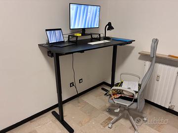 Scrivania elettrica rialzabile spaziosa e solida