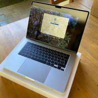 Macbook Air 15" M2  Argento + Custodia TomToc