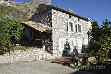 Villa di 135 m² con 5 locali a Ausonia