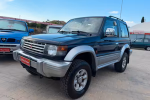 Mitsubishi Pajero 2.5 TD GLS 3P 4x4 con gancio di 