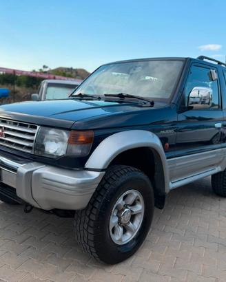 Mitsubishi Pajero 2.5 TD GLS 3P 4x4 con gancio di 