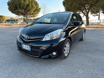 Toyota Yaris 1.4 D-4D 5 porte Lounge TETTO PANORAM