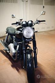 Triumph Bonneville SE 900