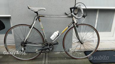Vecchia bici da corsa vintage cambio Campagnolo 