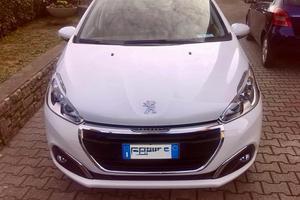 Peugeot 208 Allure del 2016