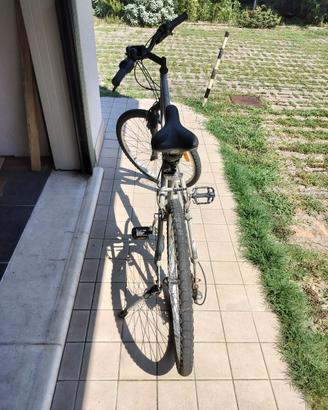 Bici donna decathlon Triban Trail 3 Shimano