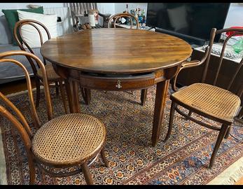 Sedie thonet e tavolo