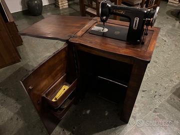 Macchina antica da cucire