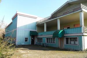 Verrua Savoia edificio commerciale e residenziale