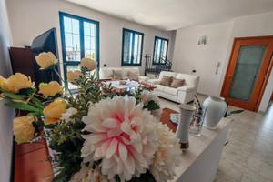 Appartamento con capannone artigianale