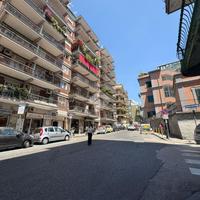 NEGOZIO A NAPOLI