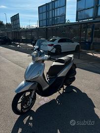 Beverly 350 anno 2013