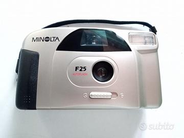 Fotocamera analogica compatta Minolta