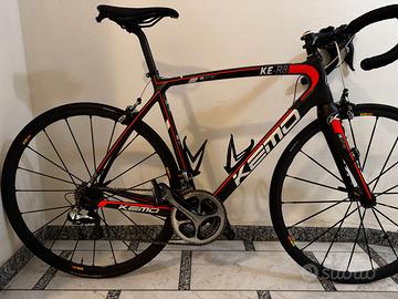 bici da corsa Kemo in carbonio montata Durace