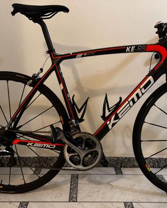 bici da corsa Kemo in carbonio montata Durace