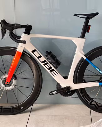 CUBE LITENING AERO C:68X RACE