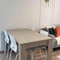 Tavolo allungabile + 4 sedie