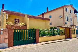 Villa unifamiliare bilivelli con giardino su 3 lat