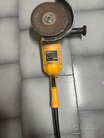 Smerigliatrice angolare DeWalt D28492
