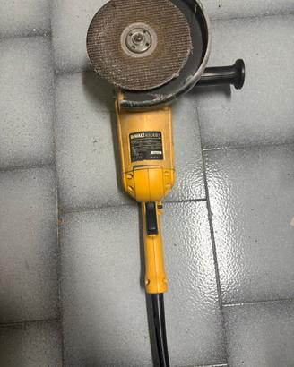Smerigliatrice angolare DeWalt D28492